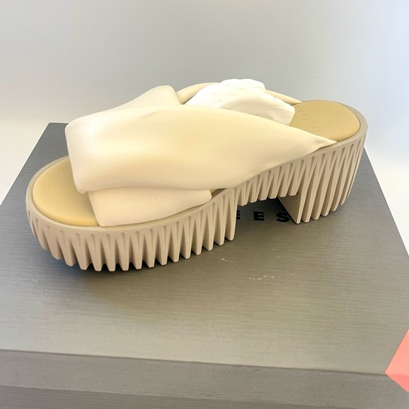 Free People 4CCCCEES Plia Anda Ivory Leather Sandals Slides Size EU 37 US 6.5 - Picture 6 of 11